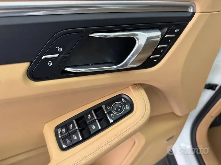 Porsche Macan 2016 photo 2