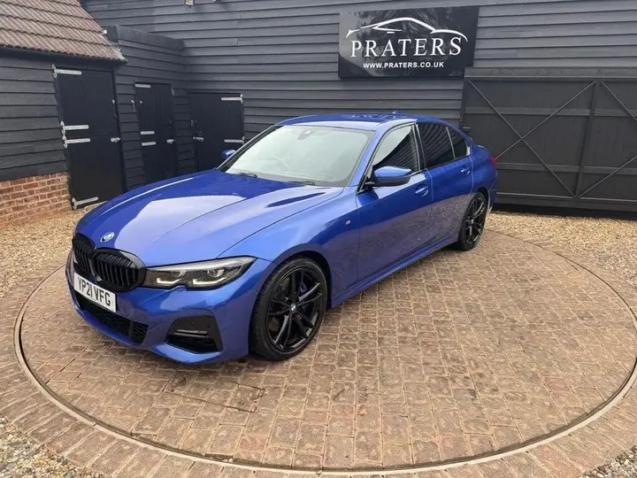 BMW 3 Series 2021 photo 2