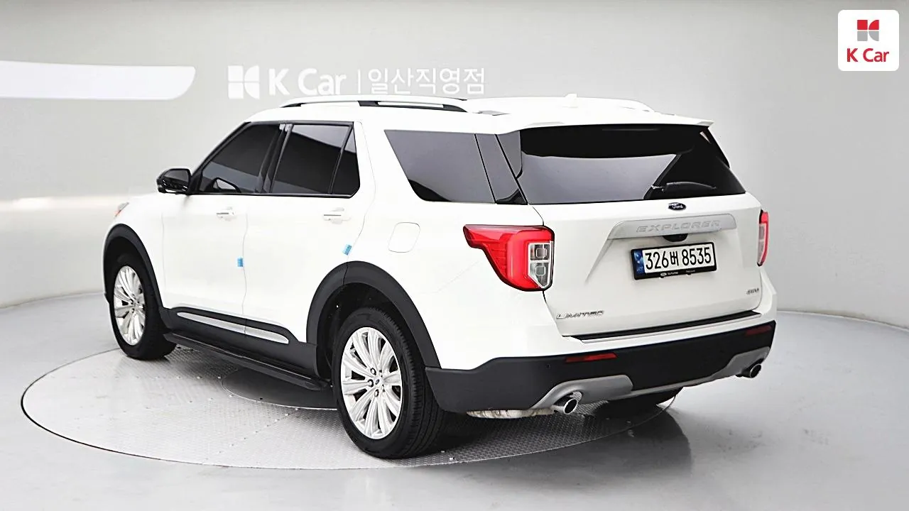 Ford Explorer 2022 photo 2