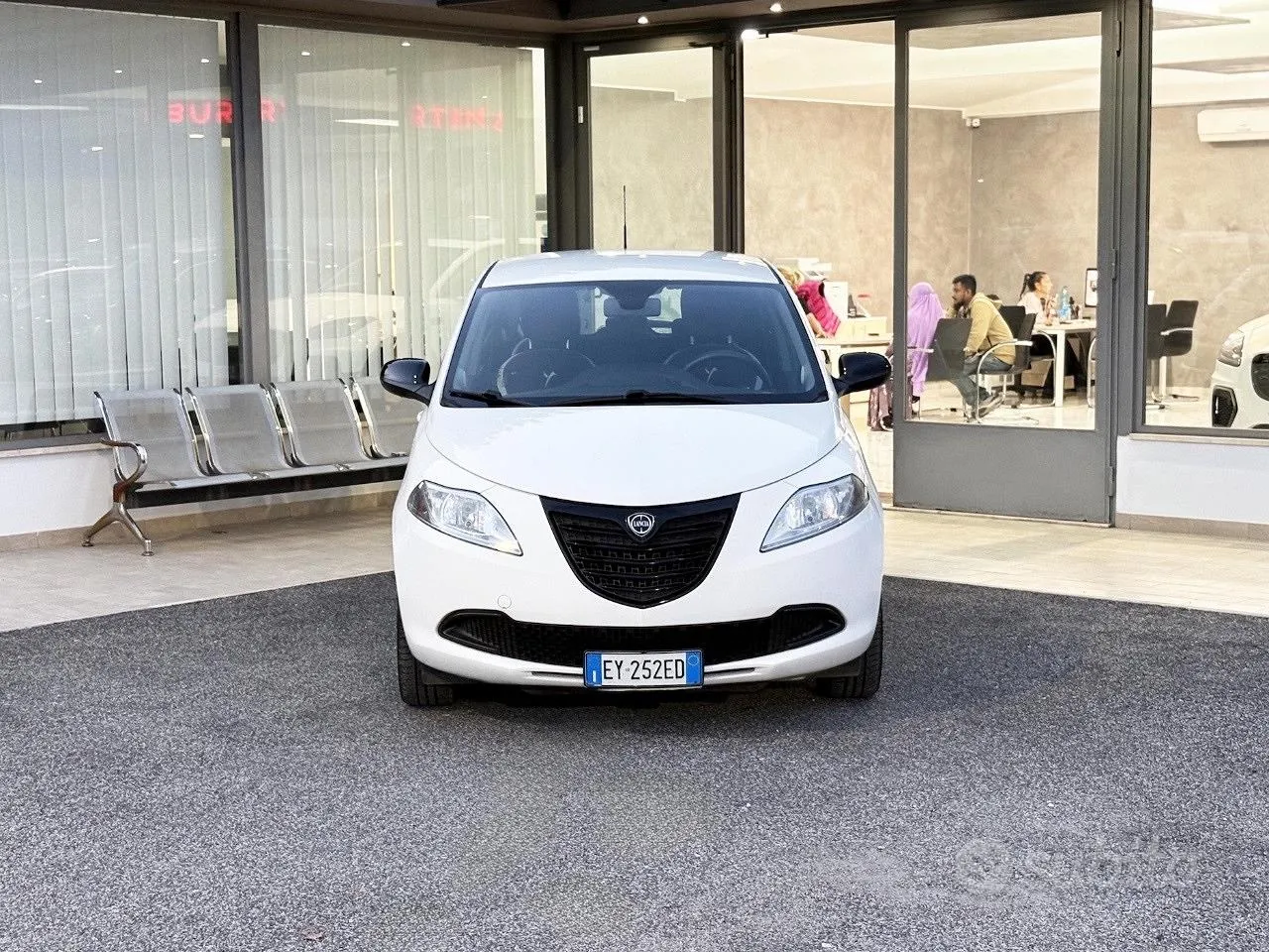 Lancia Ypsilon 2014 photo 2