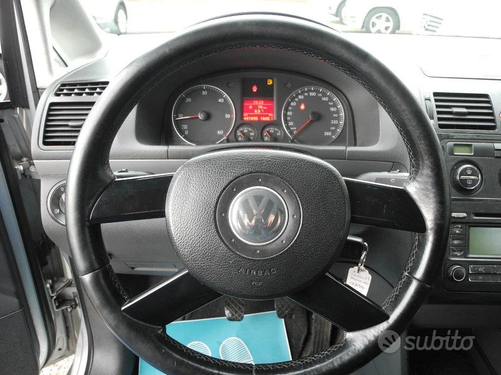 Volkswagen Touran 2004 photo 5