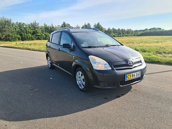 Toyota Corolla Sportsvan 2005 photo 2