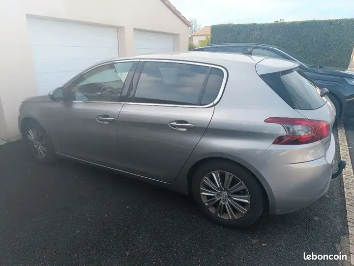 Peugeot 308 2017 photo 2