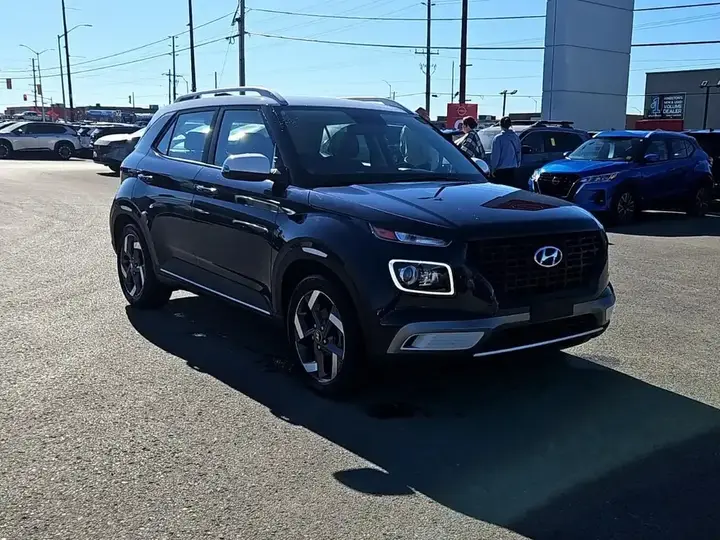 Hyundai Venue 2022 photo 3