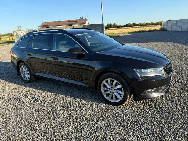 Skoda Superb Combi 2016 photo 2