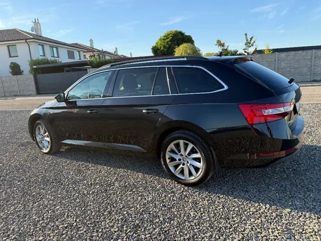 Skoda Superb Combi 2016 photo 4