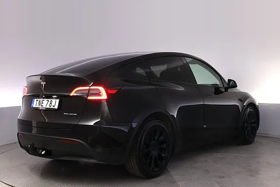 Tesla Model Y 2023 photo 5