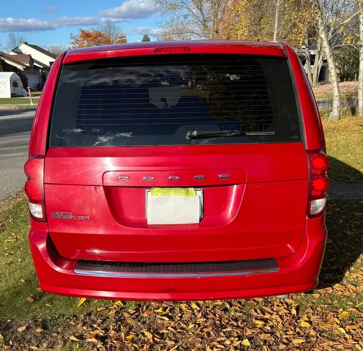 Dodge Grand Caravan 2012 photo 2