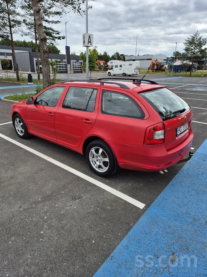 Skoda Octavia 2008 photo 3