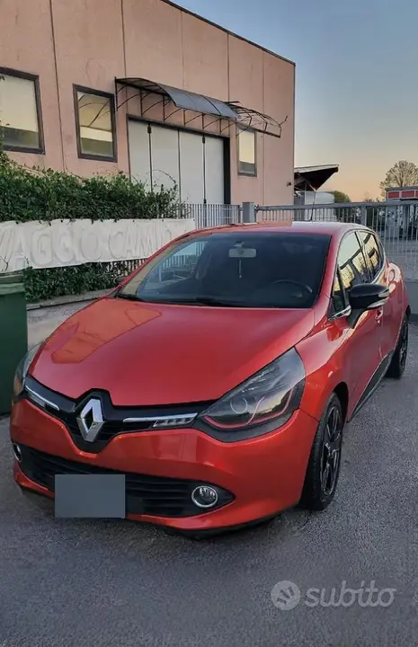 Renault Clio 2012 photo 2