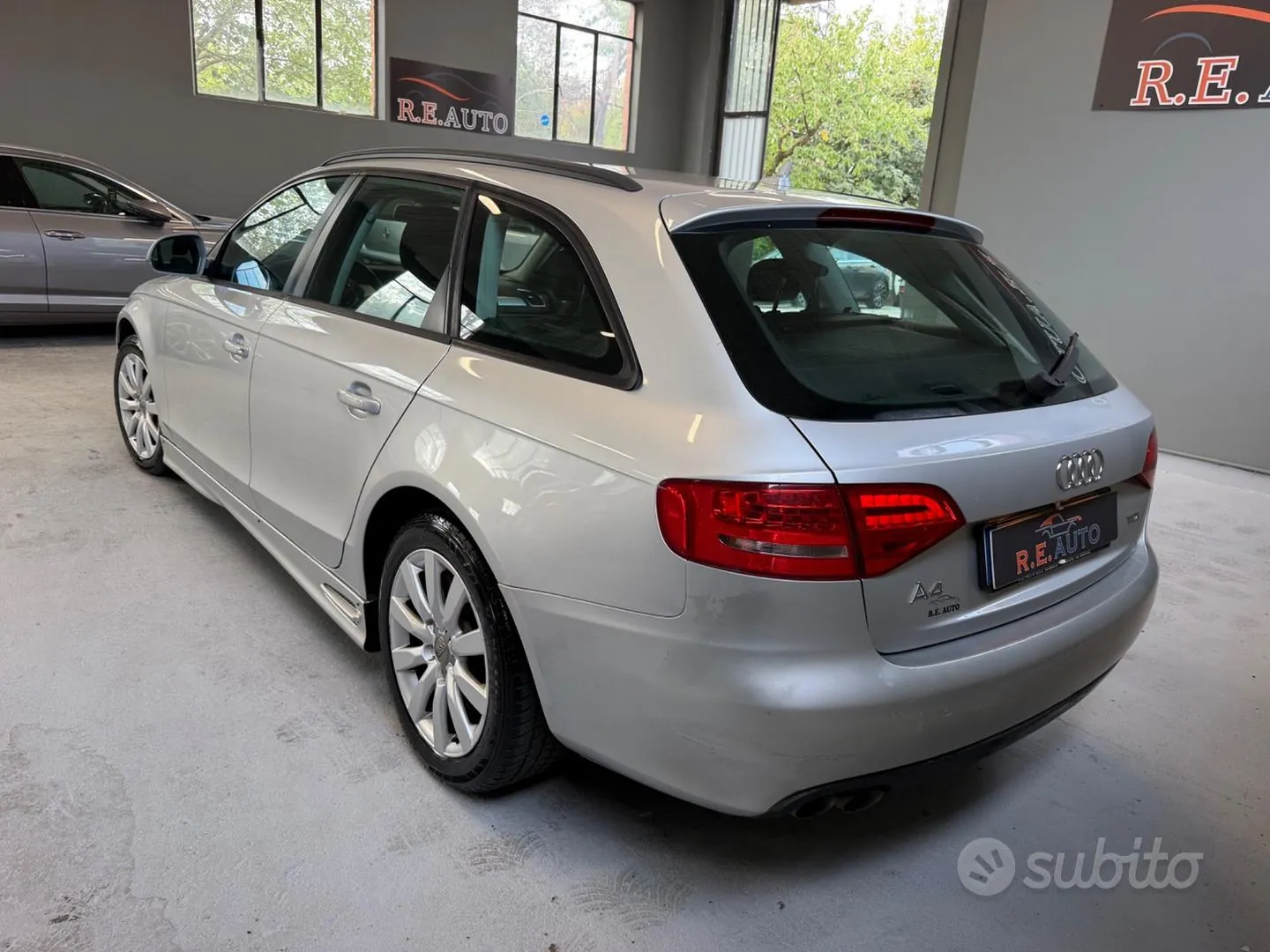 Audi A4 2011 photo 4