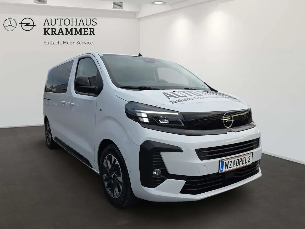 Opel Zafira 2025 photo 2