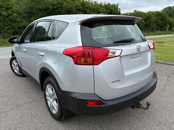 Toyota Rav4 2015 photo 3