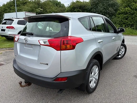 Toyota Rav4 2015 photo 4
