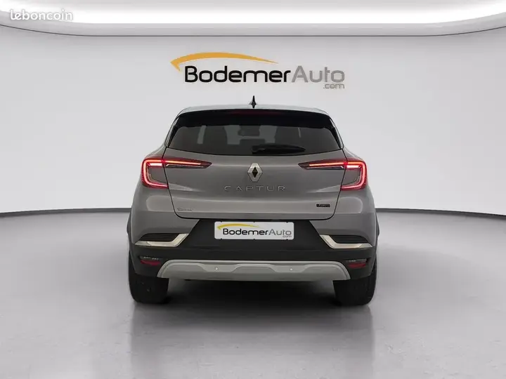 Renault Captur 2023 photo 4