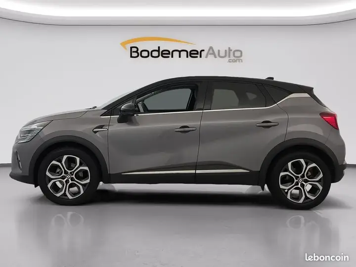 Renault Captur 2023 photo 2