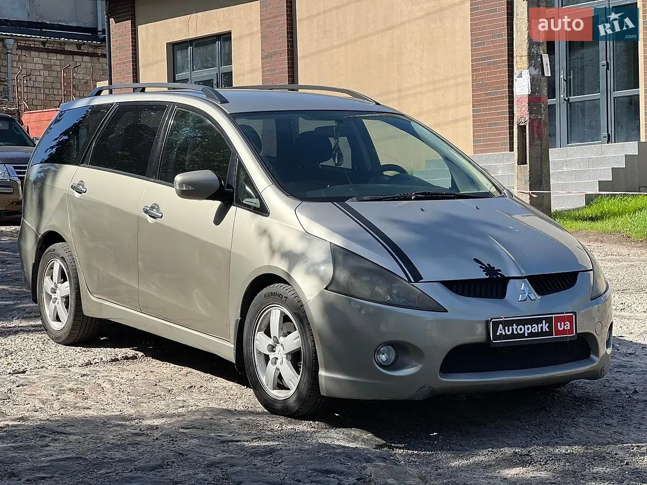 Mitsubishi Grandis 2006 photo 3