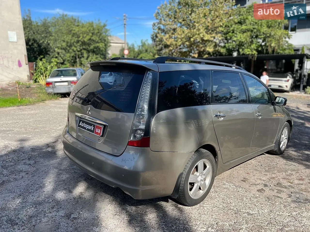 Mitsubishi Grandis 2006 photo 5