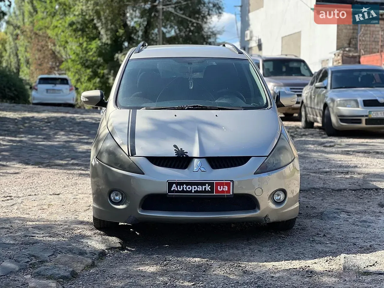 Mitsubishi Grandis 2006 photo 2