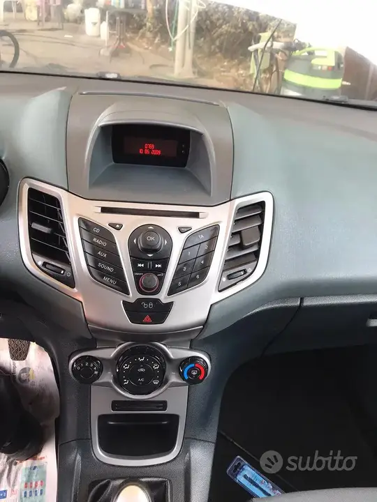 Ford Fiesta 2009 photo 4