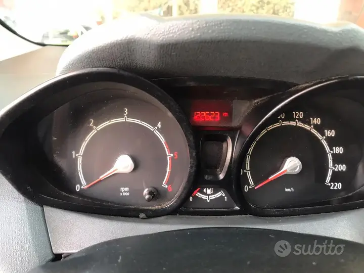Ford Fiesta 2009 photo 3