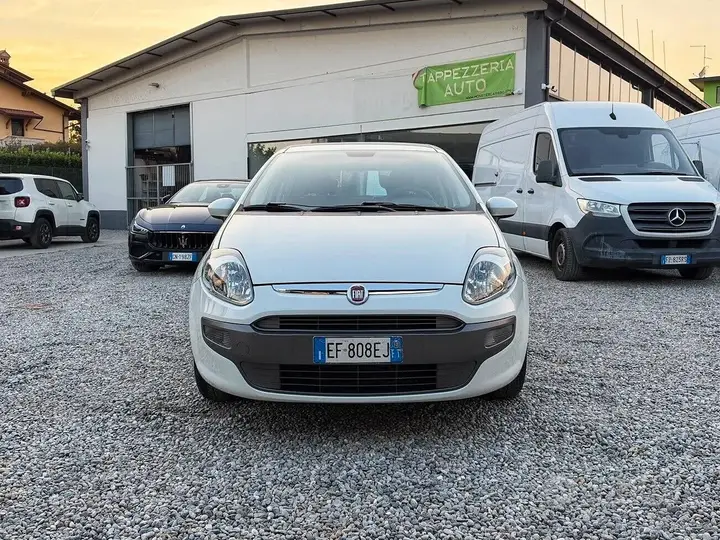Fiat Punto Evo 2010 photo 2