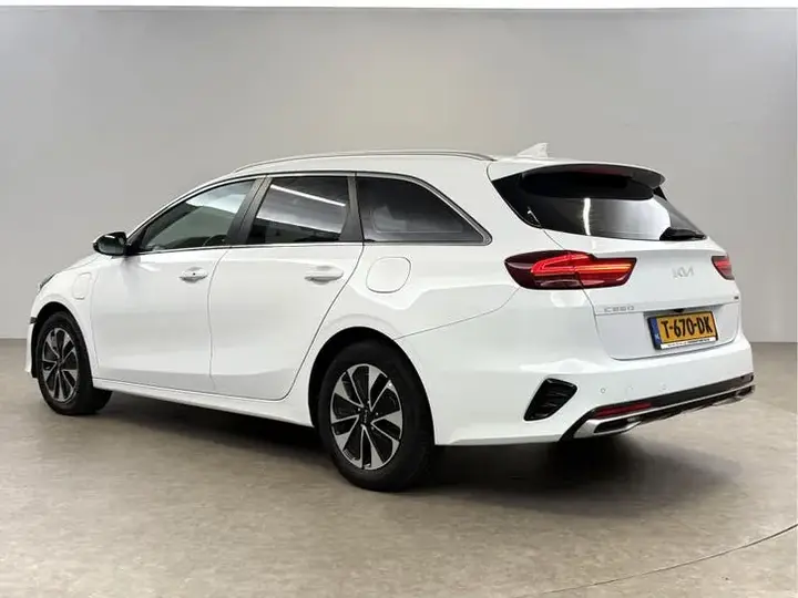 Kia Ceed 2023 photo 3