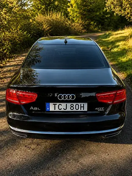 Audi A8 2014 photo 4