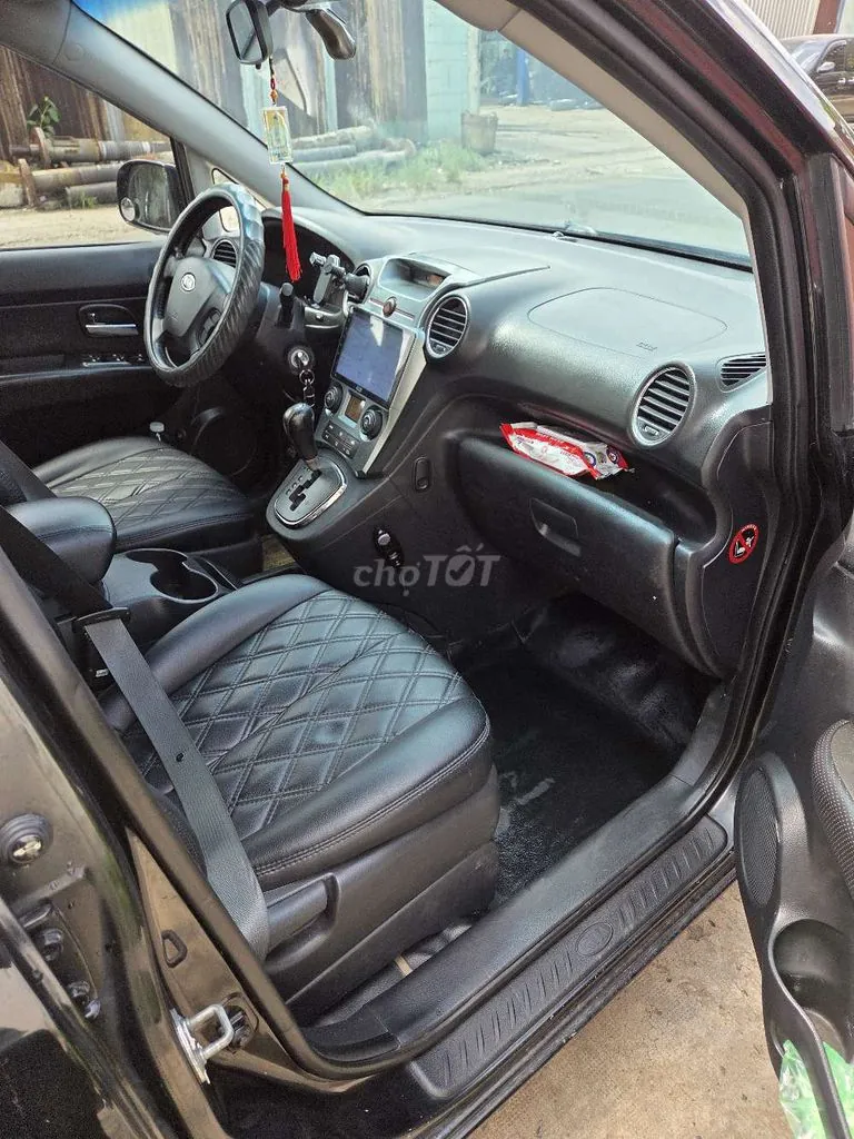 Kia Carens 2011 photo 2