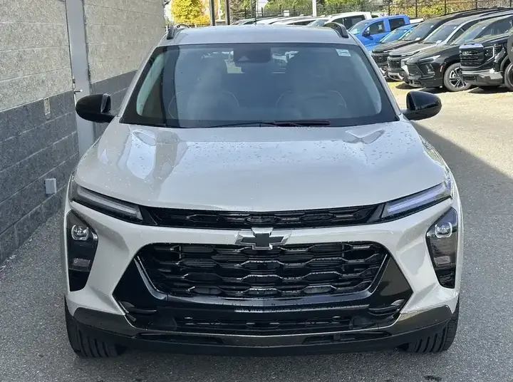 Chevrolet Trax 2026 photo 2