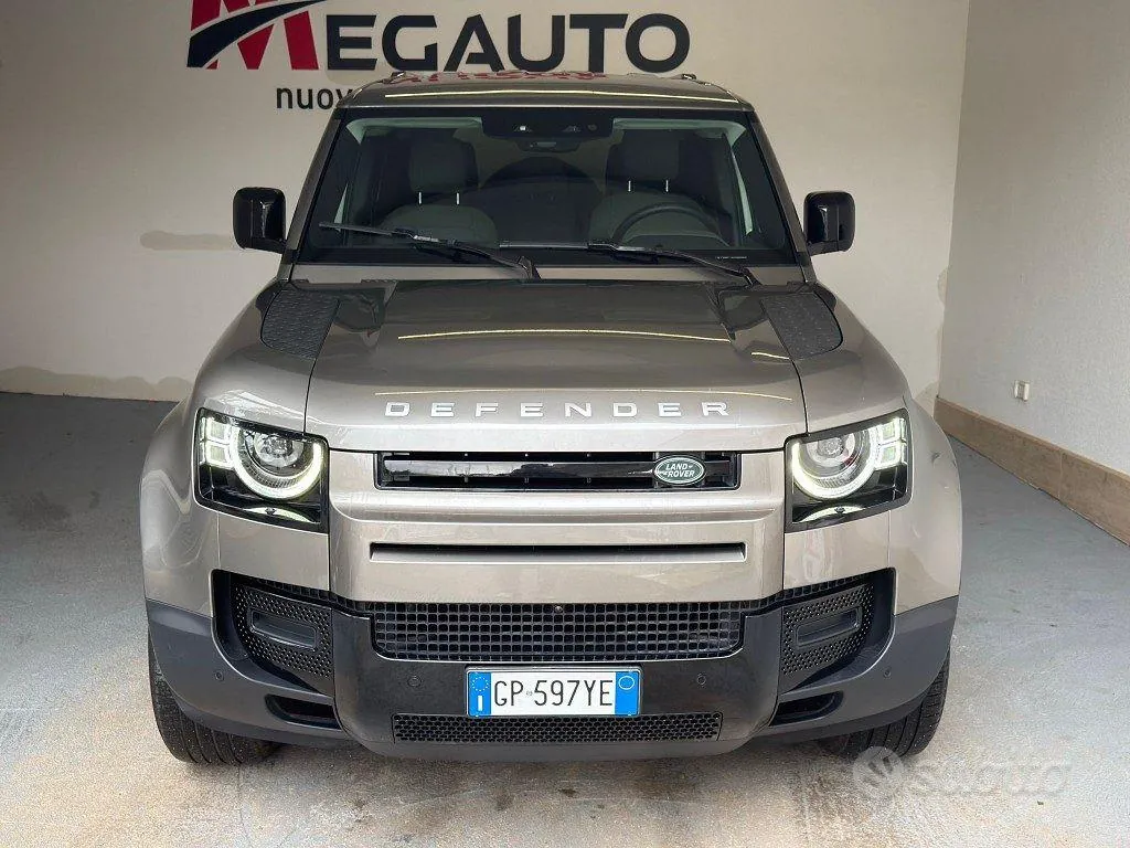 Land Rover Defender 2024 photo 2