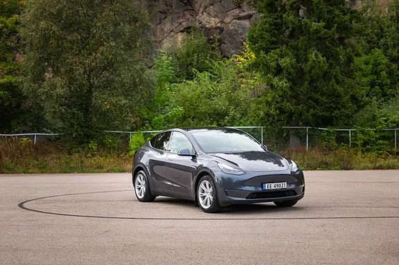 Tesla Model Y 2022 photo 3