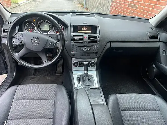 Mercedes-Benz C 350 2009 photo 4