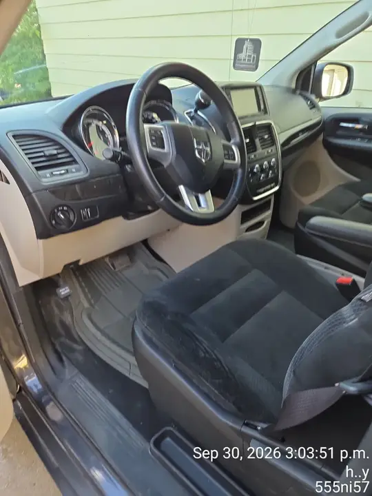 Dodge Grand Caravan 2017 photo 2