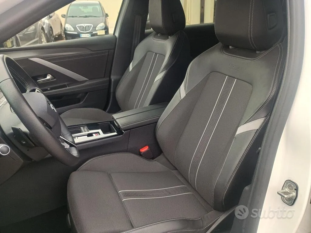 Opel Astra 2024 photo 5
