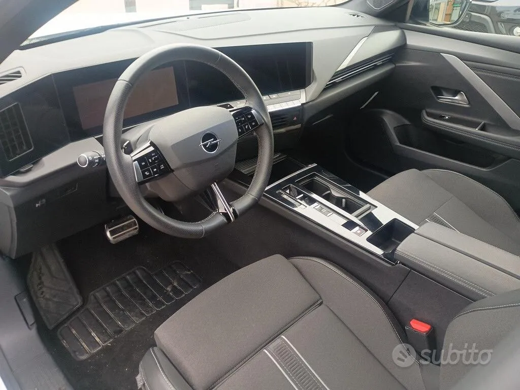 Opel Astra 2024 photo 4
