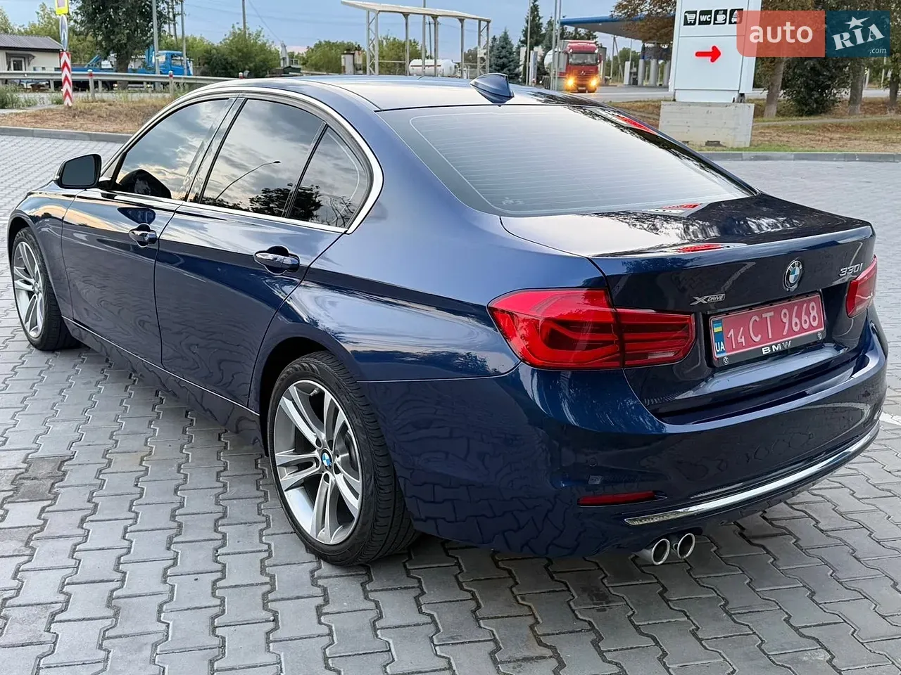 BMW 3 Series 2018 photo 5