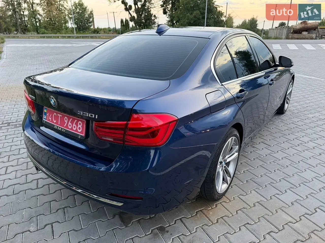 BMW 3 Series 2018 photo 4