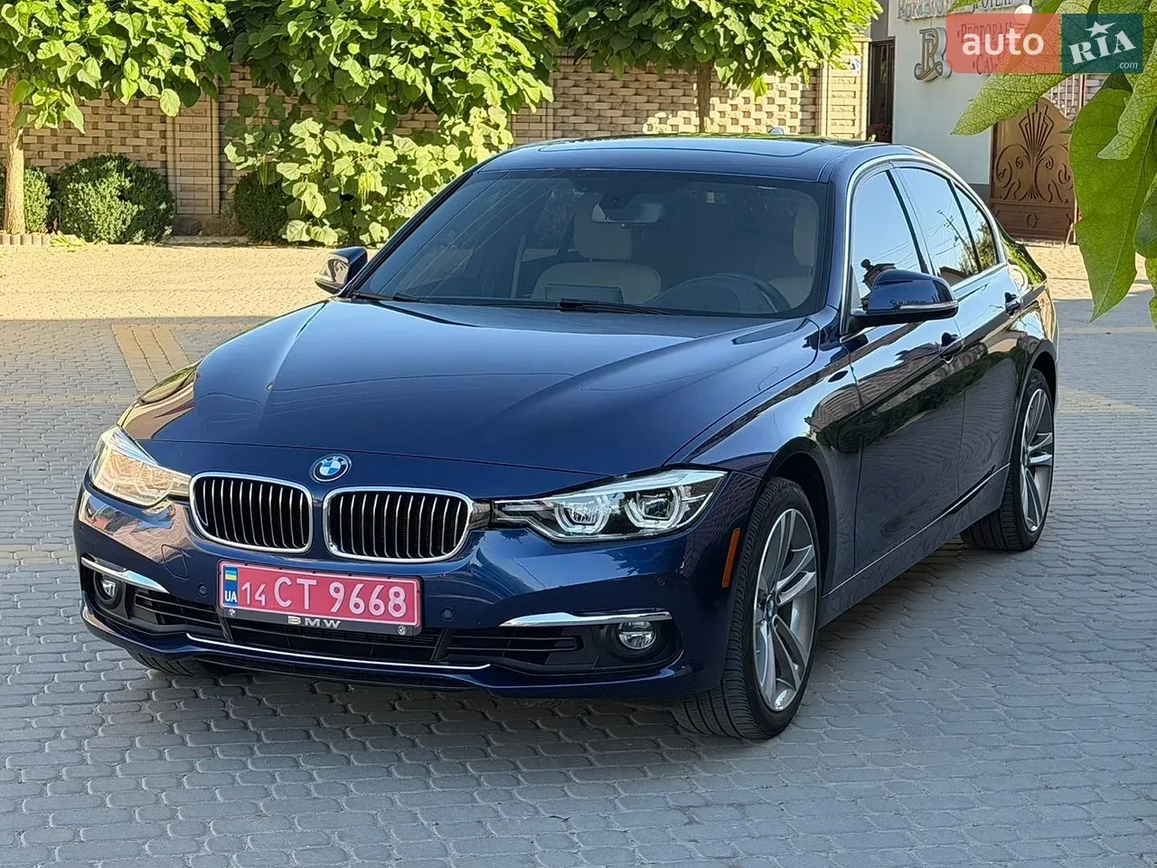BMW 3 Series 2018 photo 3