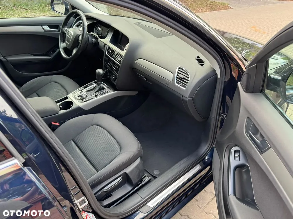 Audi A4 Avant 2010 photo 5