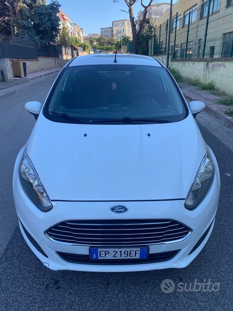 Ford Fiesta 2013 photo 2