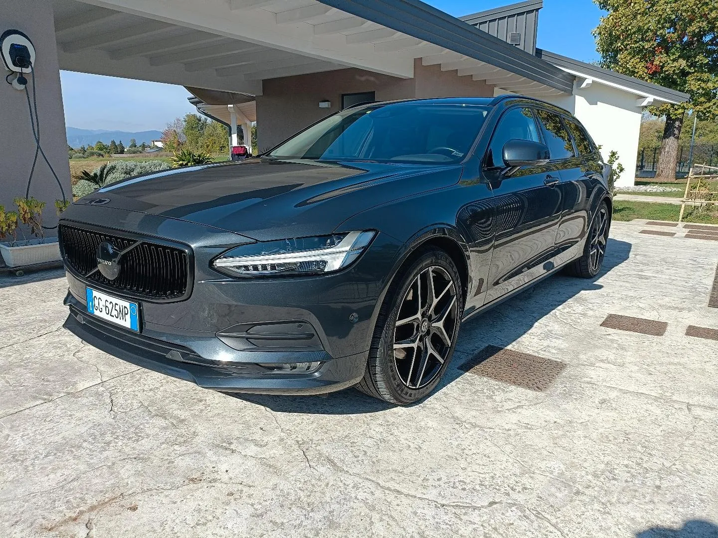 Volvo V90