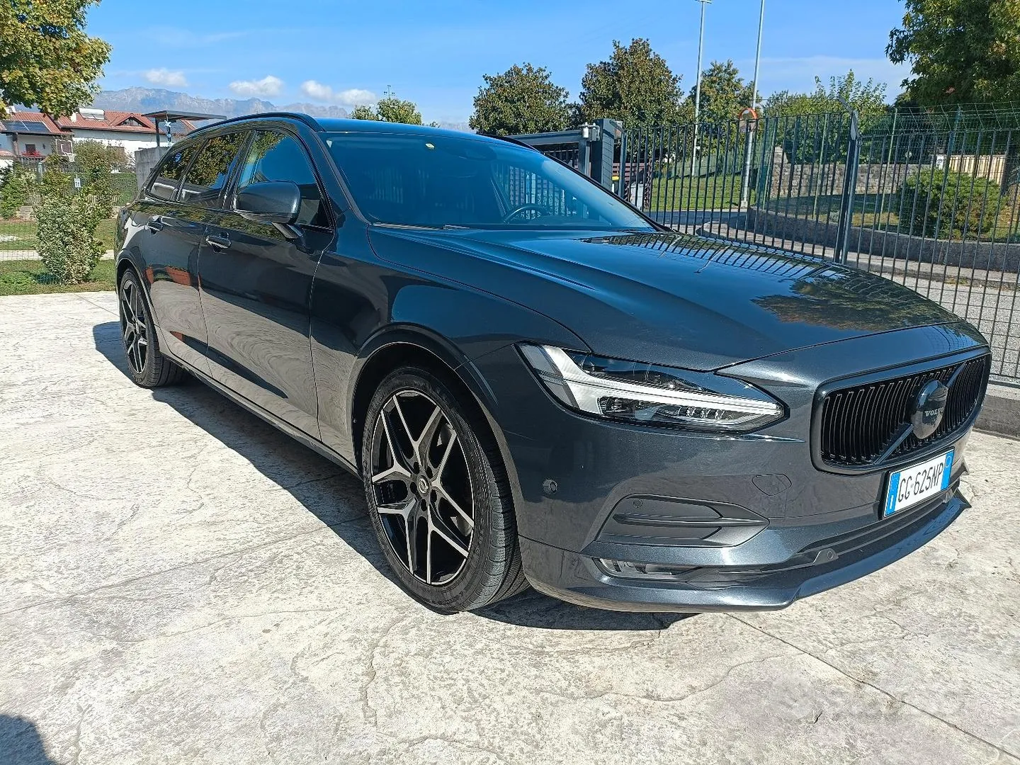 Volvo V90 2017 photo 2