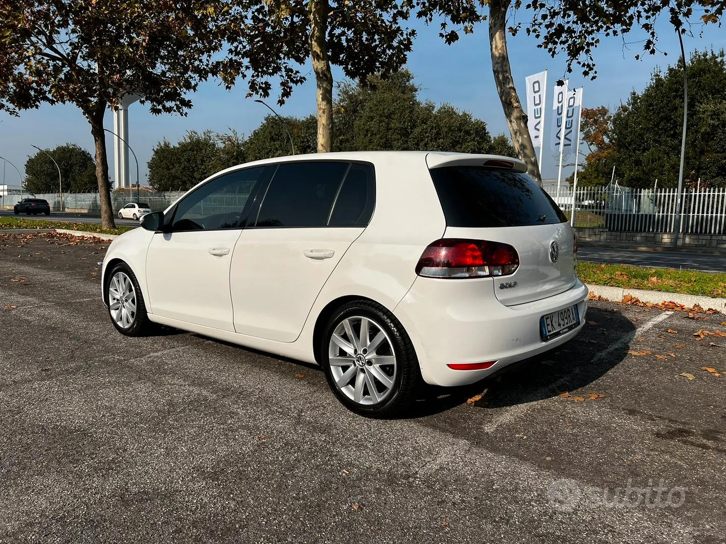 Volkswagen Golf 2011 photo 2