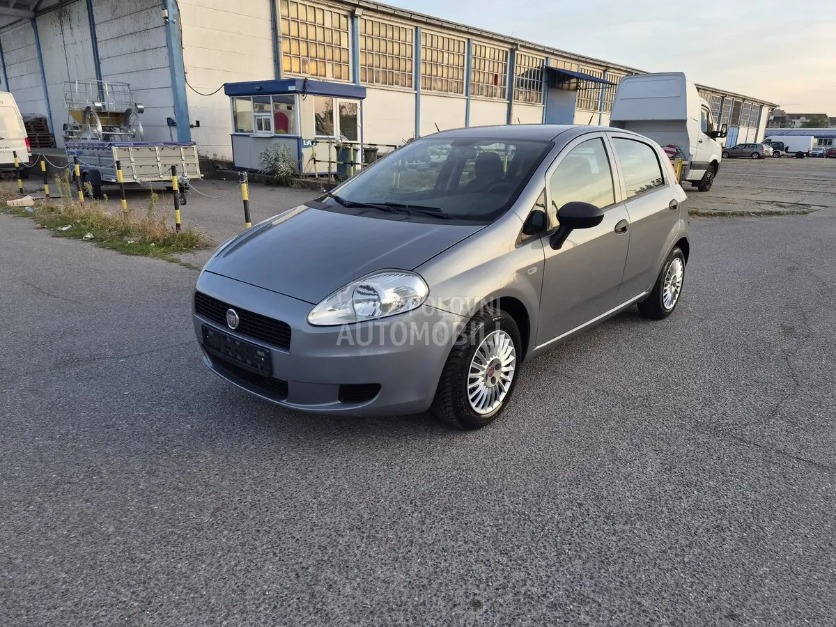 Fiat Grande Punto 2012 photo 5