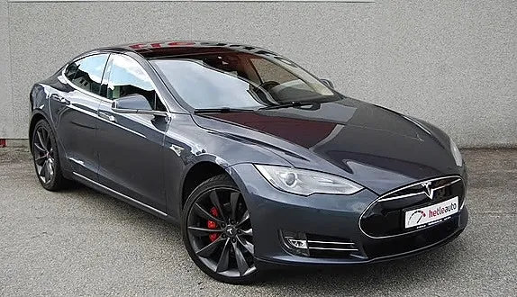 Tesla Model S 2015 photo 2