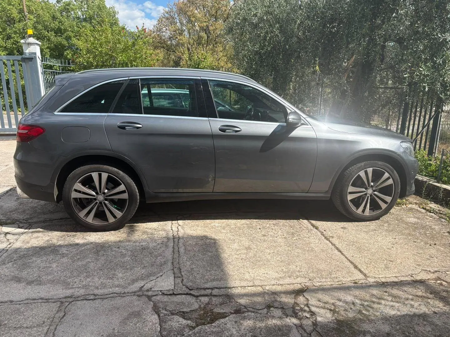 Mercedes-Benz Glc 2016 photo 2