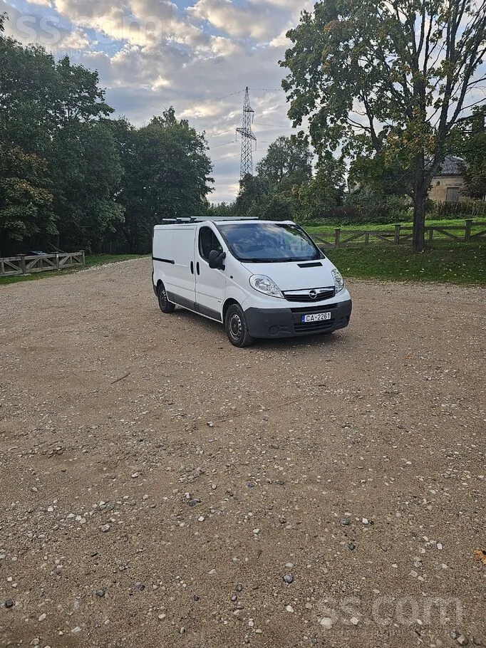 Opel Vivaro 2012 photo 2