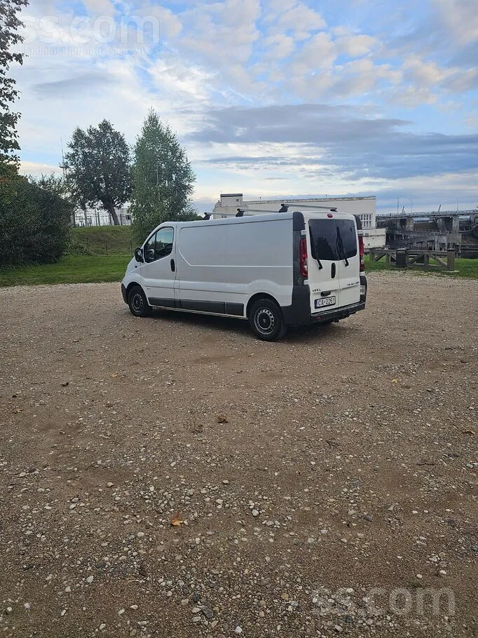 Opel Vivaro 2012 photo 4