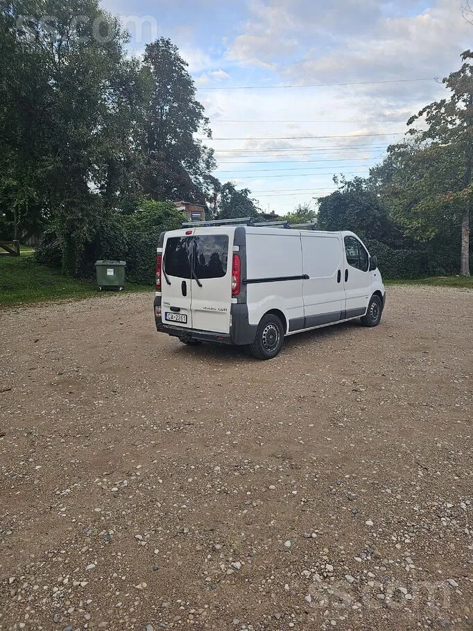 Opel Vivaro 2012 photo 3